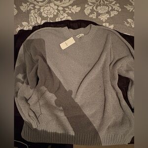 New Hollister Gray oversized Knit Sweater. Size large